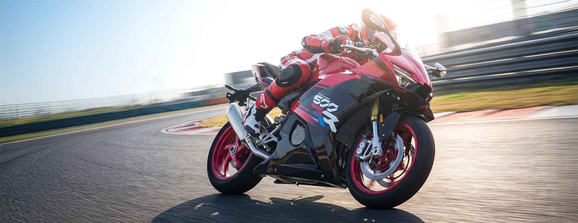 500RR: Light and compact