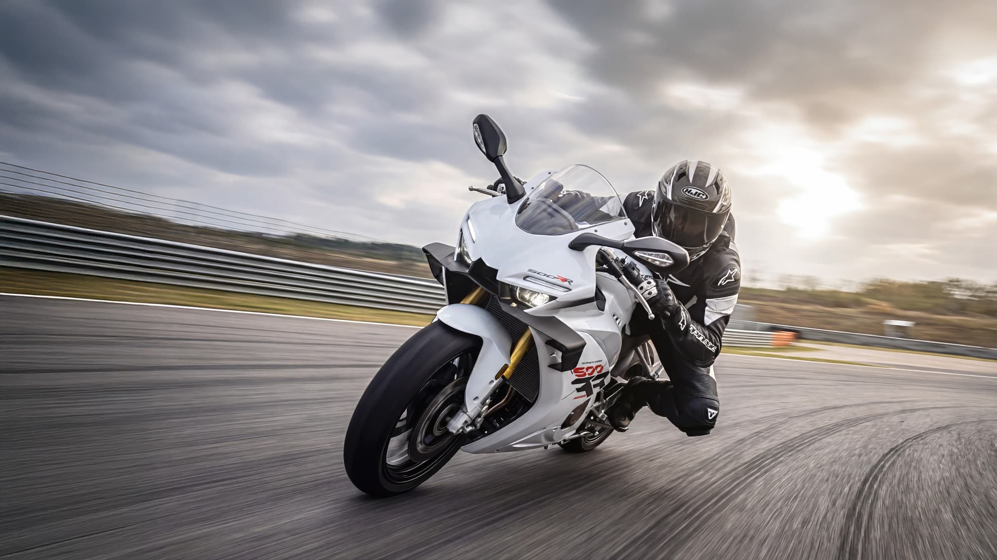 500RR gallery view 4