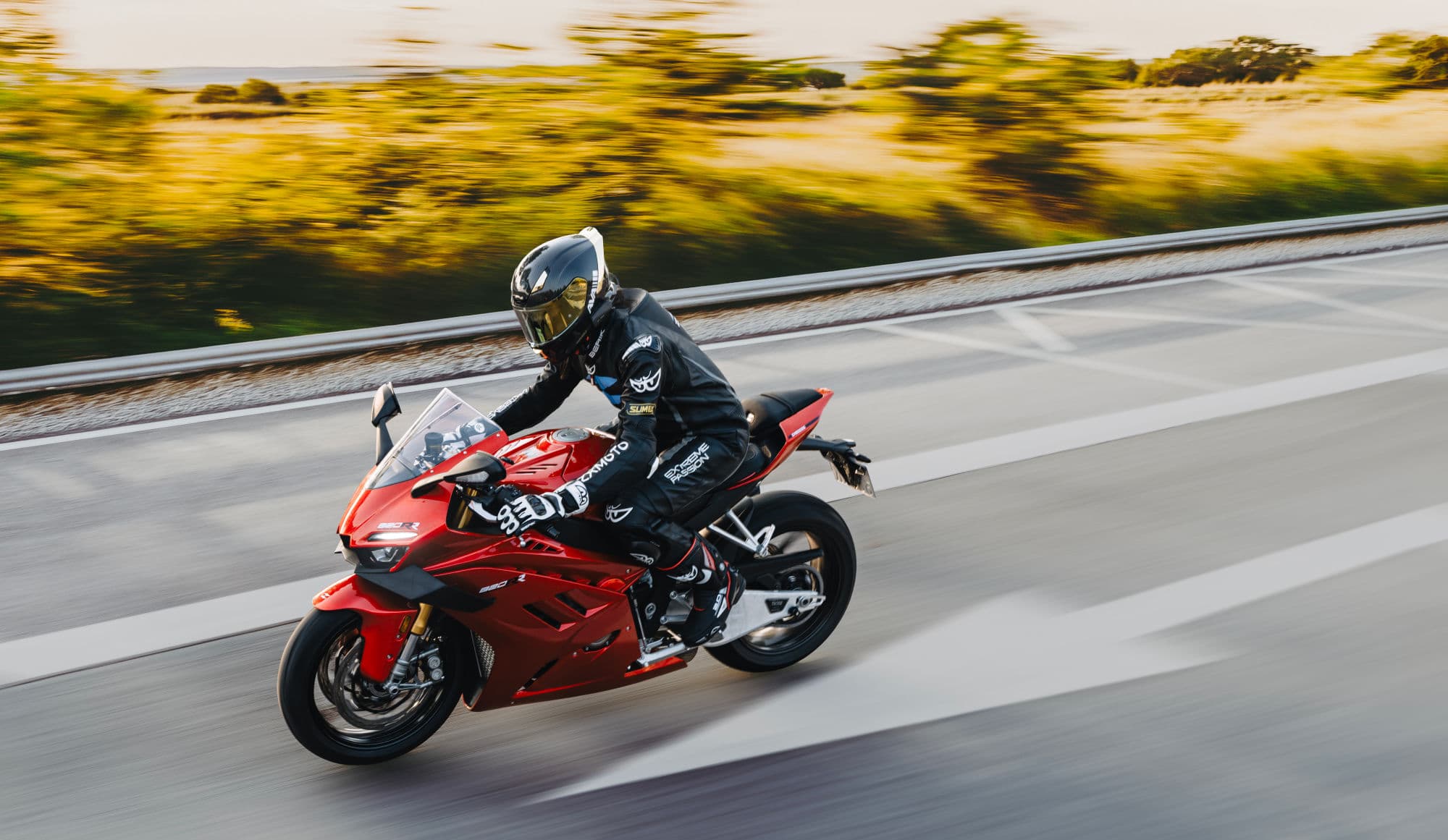 820RR gallery view 2